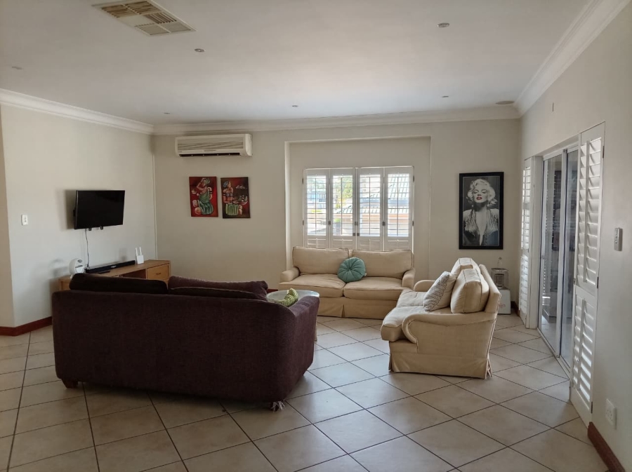 4 Bedroom Property for Sale in Caribbean Beach Club North West